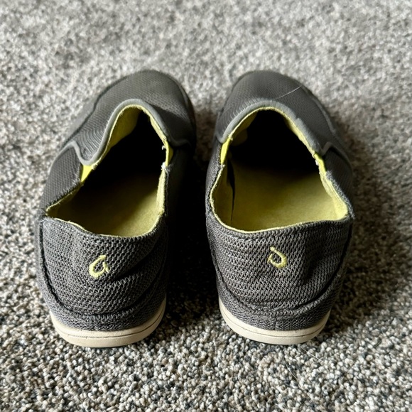 Boys Youth OluKai Slip On Size 1 Grey with Green Accent - Great Brand - - Picture 6 of 9